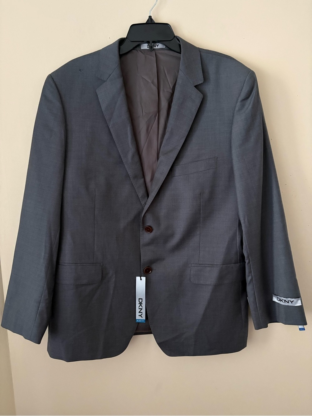 DKNY Men's Gray Two-Button 100% Wool Sport Coat/ Blazer Sz.44 S New